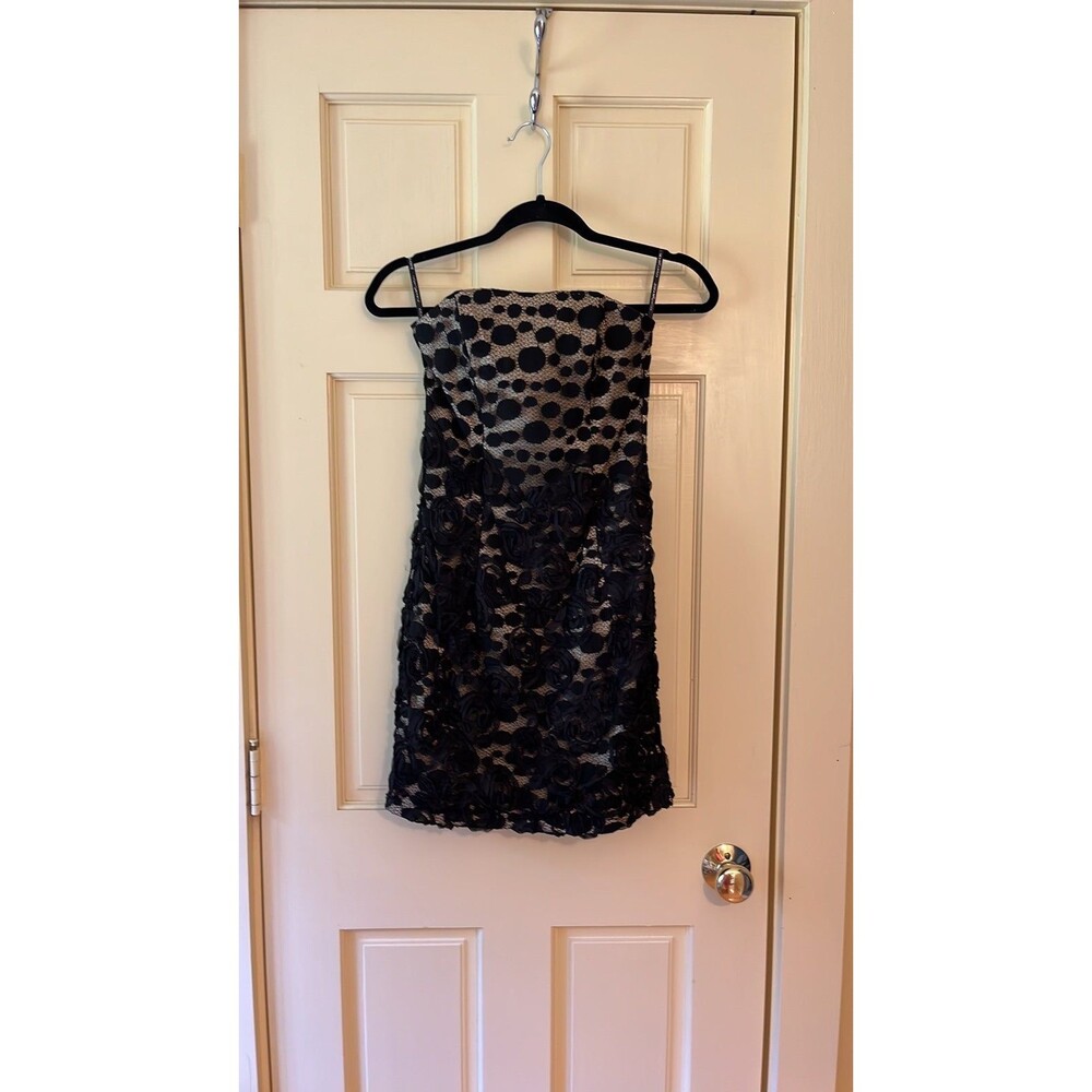 Vintage 1990s Jessica McClintock Black Lace Strapless Dress.